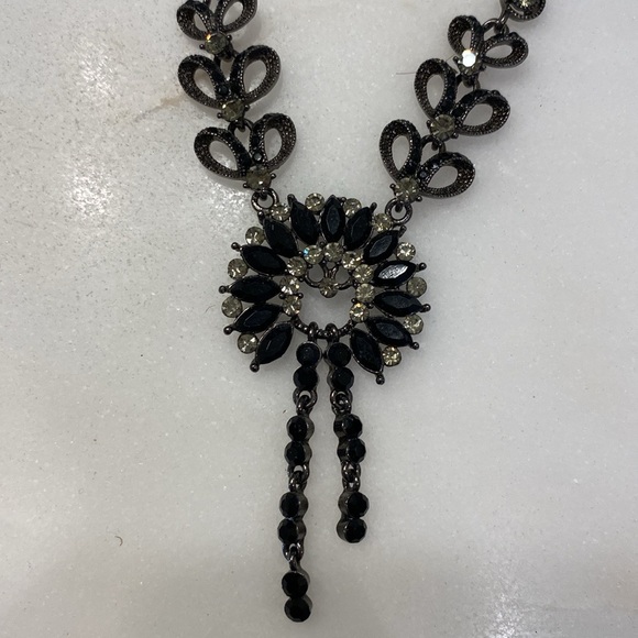 Gorgeous, black and rhinestone necklace - Picture 2 of 4